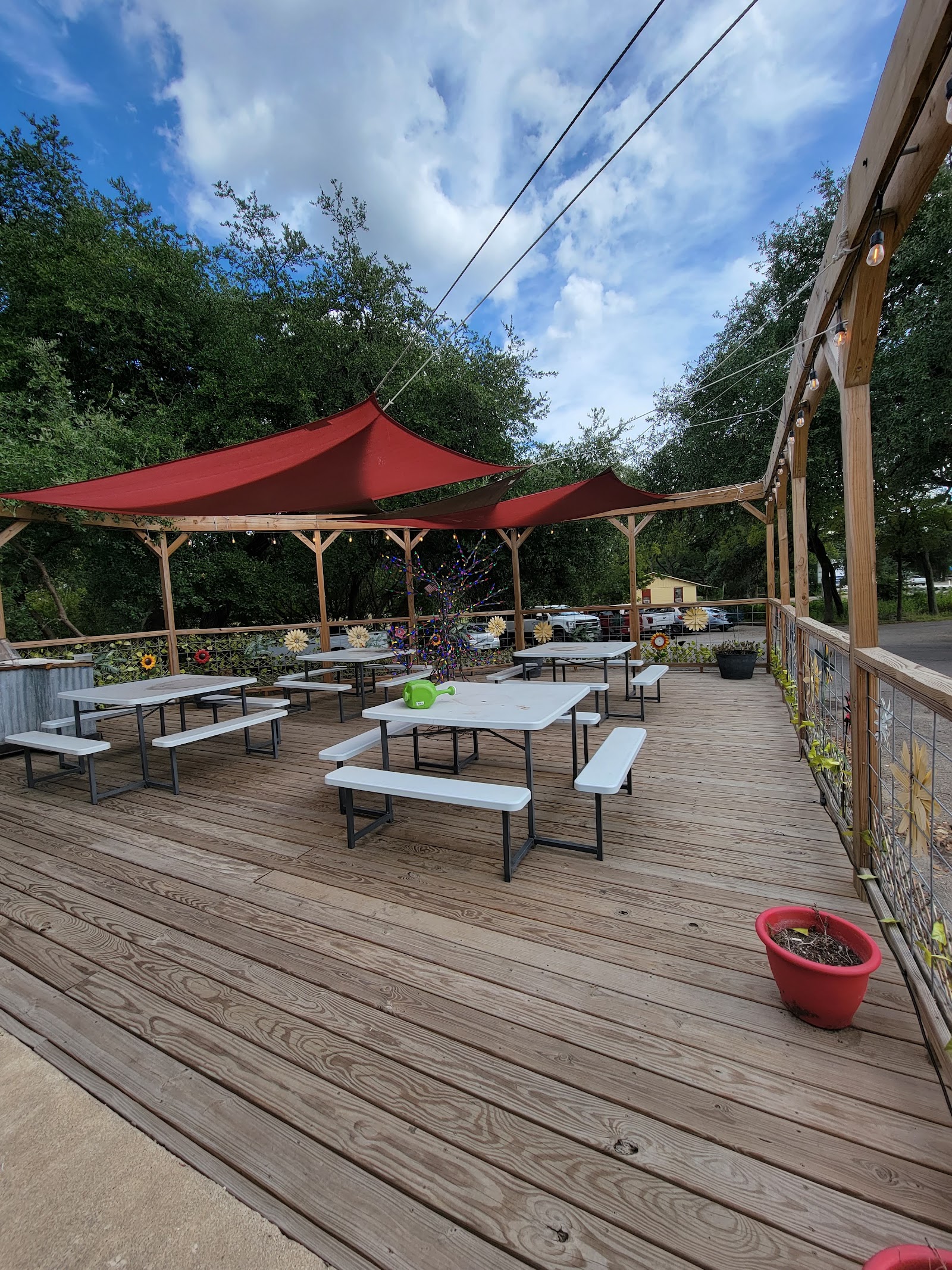 Oak Creek Cafe exterior on US-290