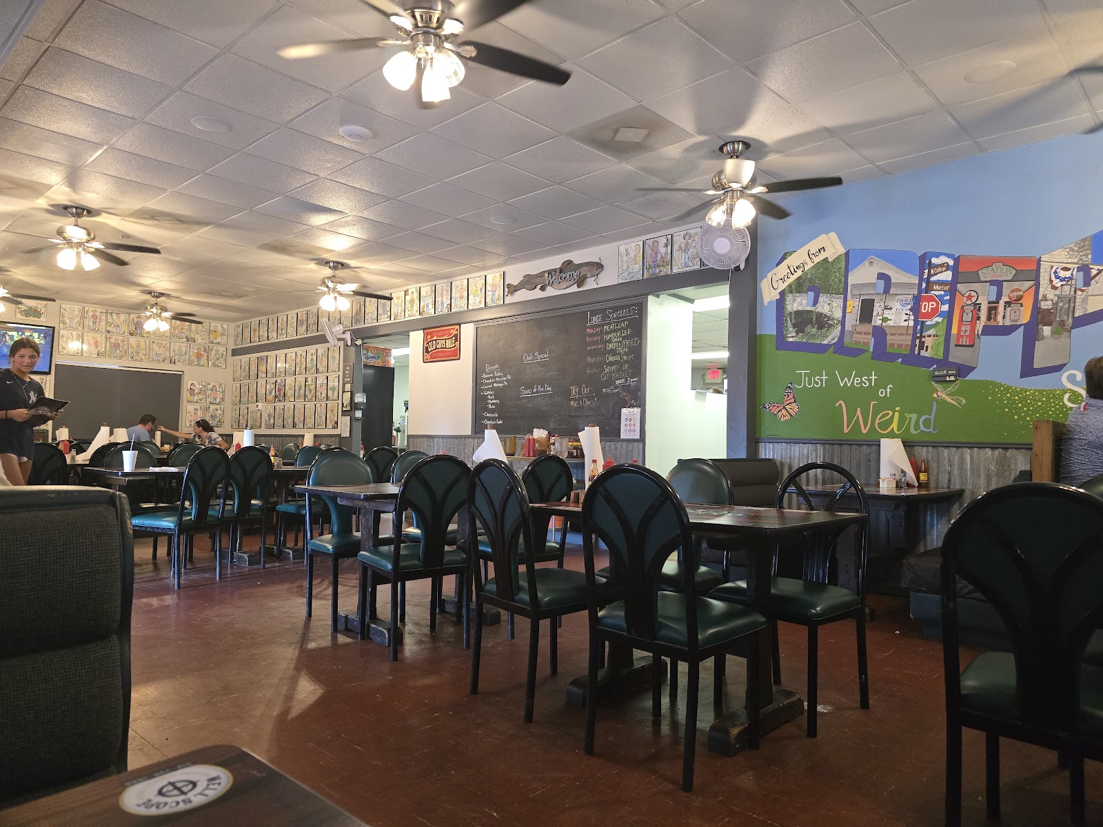 Oak Creek Cafe dining area